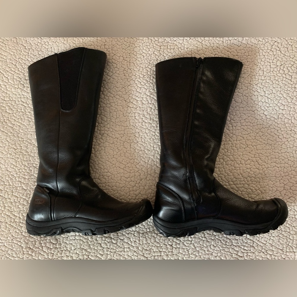 Keen Women's Black Leather Zippered High Boot Size: 9